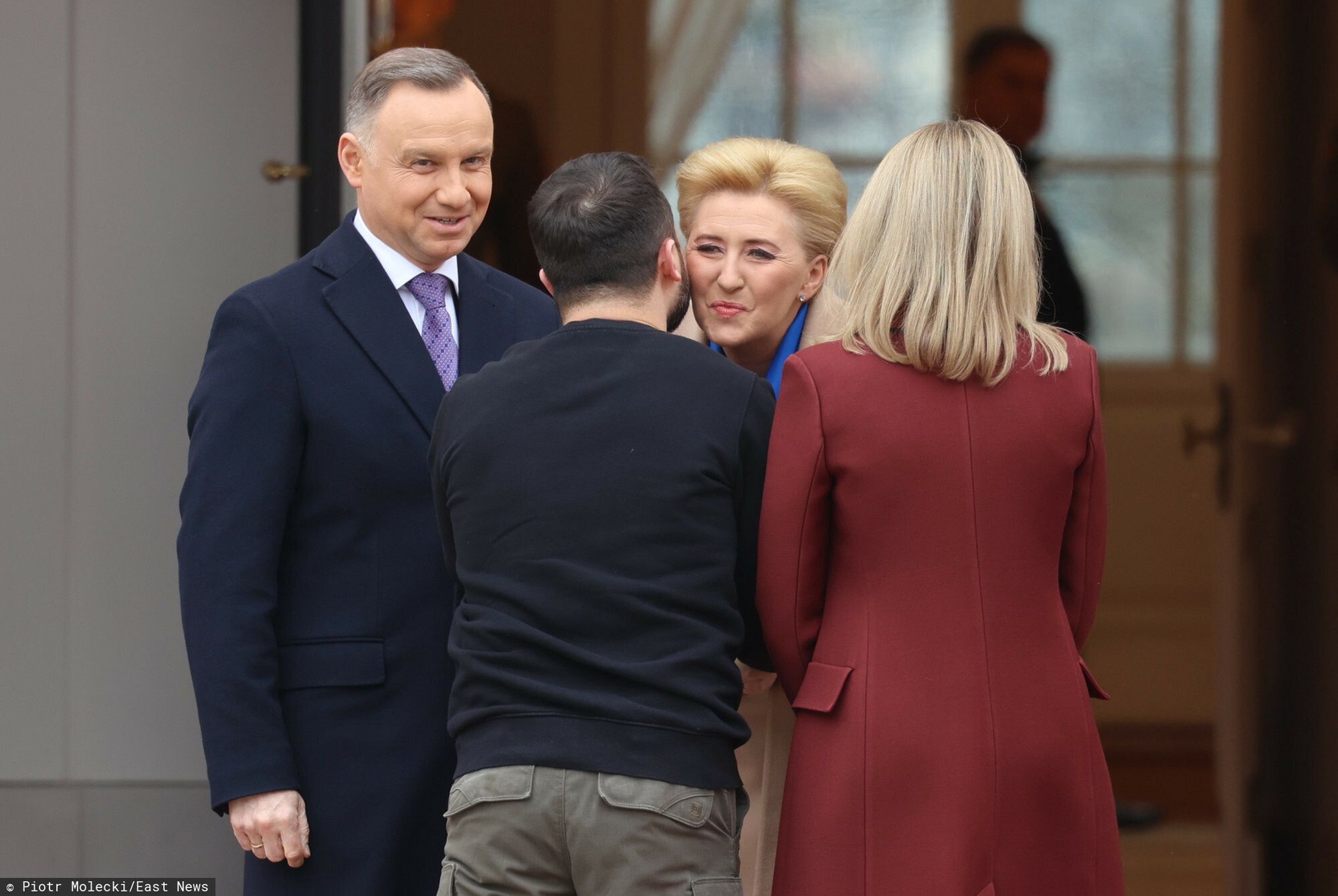 Andrzej i Agata Dudowie witają Wołodymyra i Ołenę Zełenskich w Warszawie