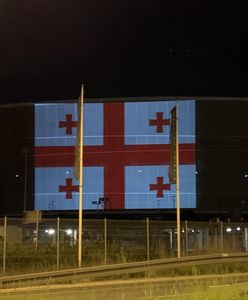 Wrocław. Dzień Niepodległości Gruzji. Ogromna flaga na stadionie