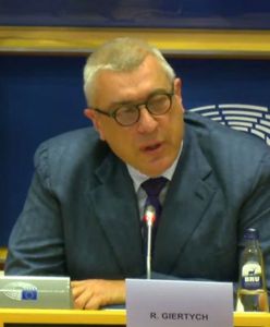 Parlament Europejski o "skandalu z Pegasusem". Giertych: celem był Tusk