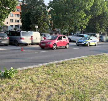 Niebezpieczne zdarzenia drogowe w Płocku i powiecie płockim. Poszkodowani 17-latka na hulajnodze i 14-letni pieszy!