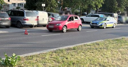 Niebezpieczne zdarzenia drogowe w Płocku i powiecie płockim. Poszkodowani 17-latka na hulajnodze i 14-letni pieszy!