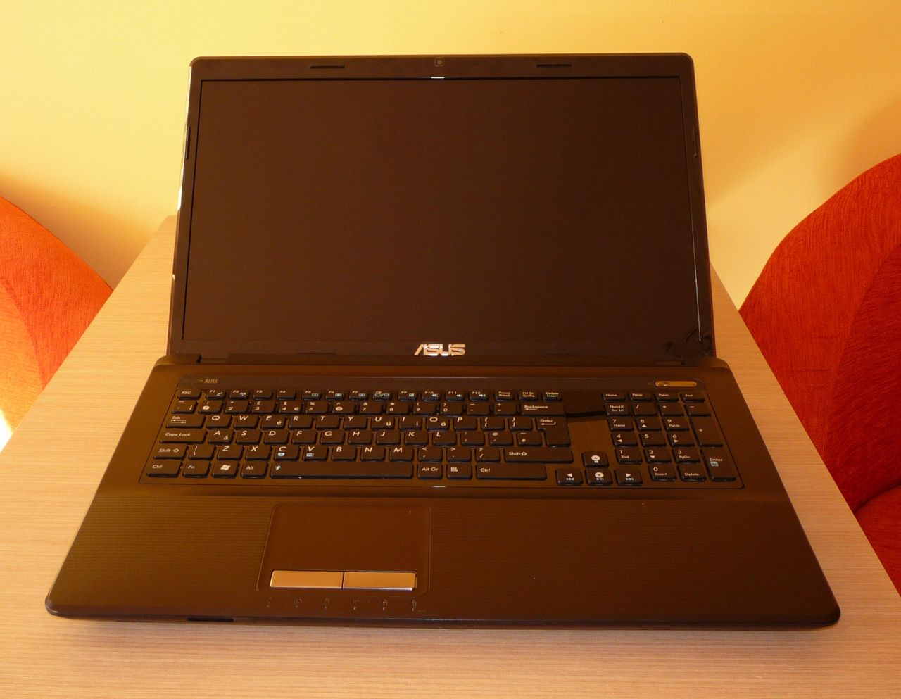 Asus K93SV - przenośny gigant [test cz. 1]