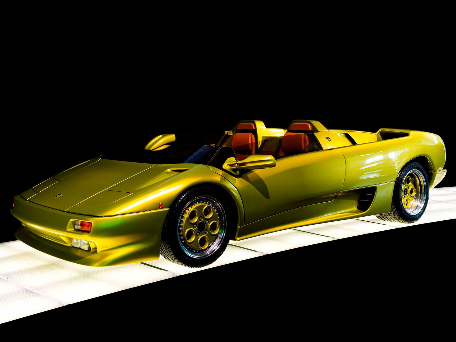 Od dekad z V12: ewolucja hipersamochodów Lamborghini 49