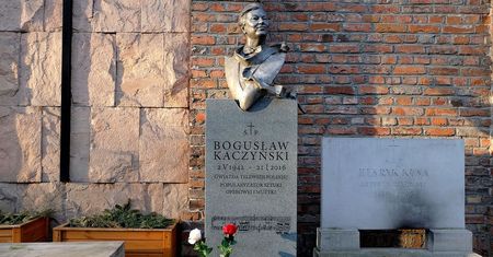 Zgrzyt na grobie Bogusława Kaczyńskiego. Pojawił się pewien symbol. Wielu może zaskoczyć