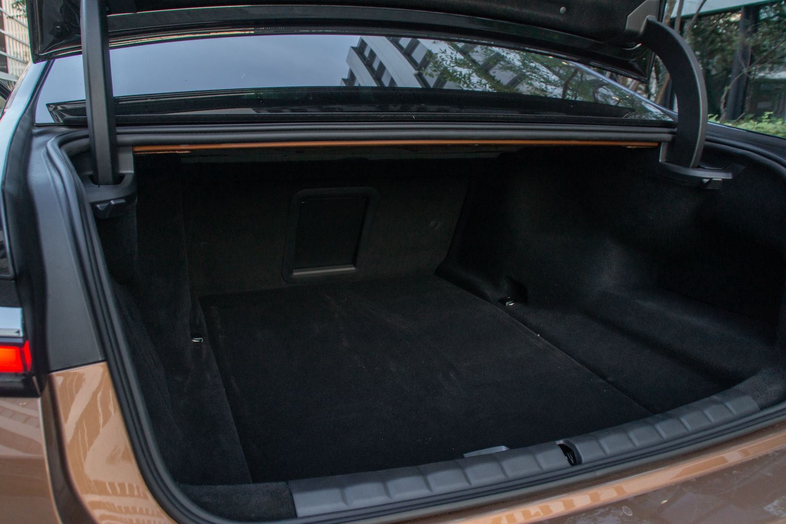 BMW i7 M70