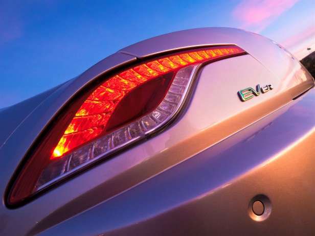 Fisker Karma - hybrydowy sedan, który zachwyci nie tylko ekologów 19