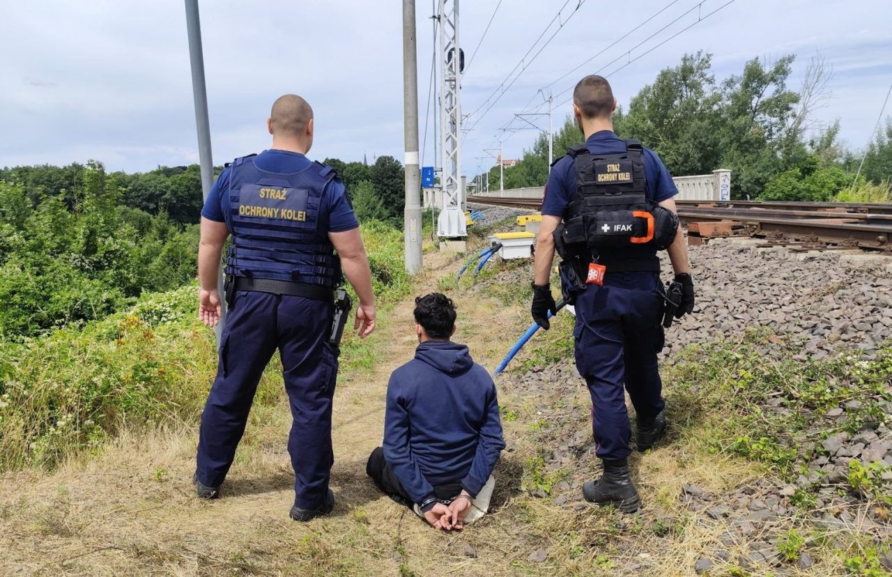 Zgorzelec: Nielegalni migranci zatrzymani przez funkcjonariuszy SOK