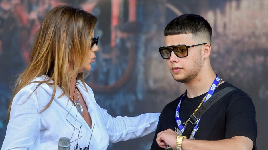 Allan Krupa zdał niedawno egzamin na prawo jazdy, ale nie dostanie samochodu od mamy