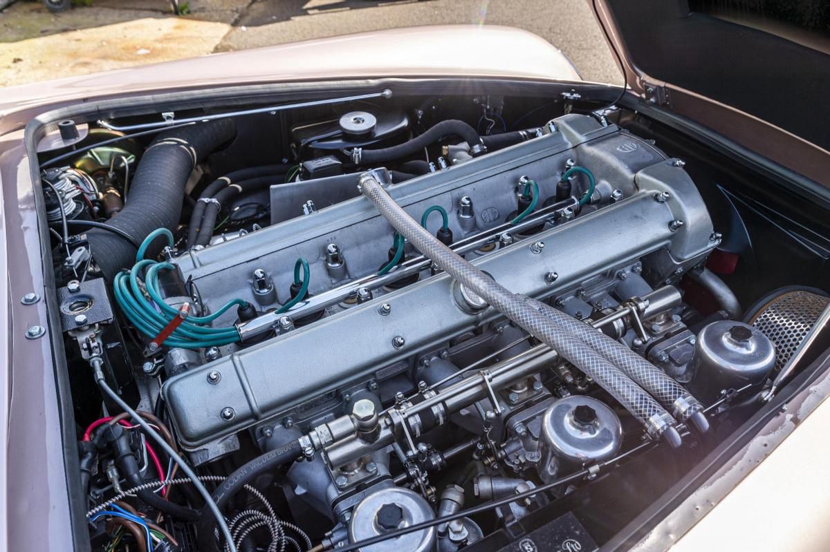 Aston Martin DB6 Mk2 Vantage z 1970 r.