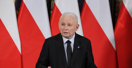 Kaczyński ostro o nowej władzy na Węgrzech. "Podąża drogą Tuska"
