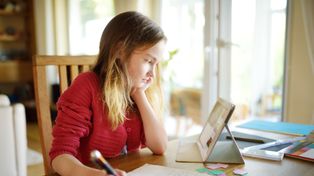 Pow. zwoleński: Laboratoria sztucznej inteligencji w szkołach. Nowoczesny sprzęt trafi do trzech placówek