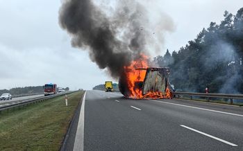 Wrocław: Pożar ciężarówki na trasie S5. Droga w kierunku miasta zamknięta