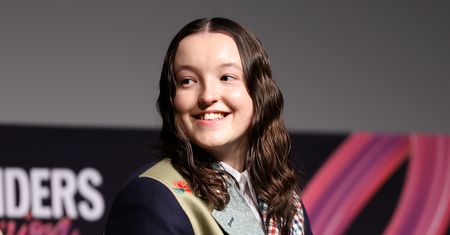 Bella Ramsey opowiada o walce z emetofobią: "Wszystko poza domem było zagrożeniem"