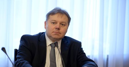 "To poniewieranie Polski". Sędzia o zmianach w TK