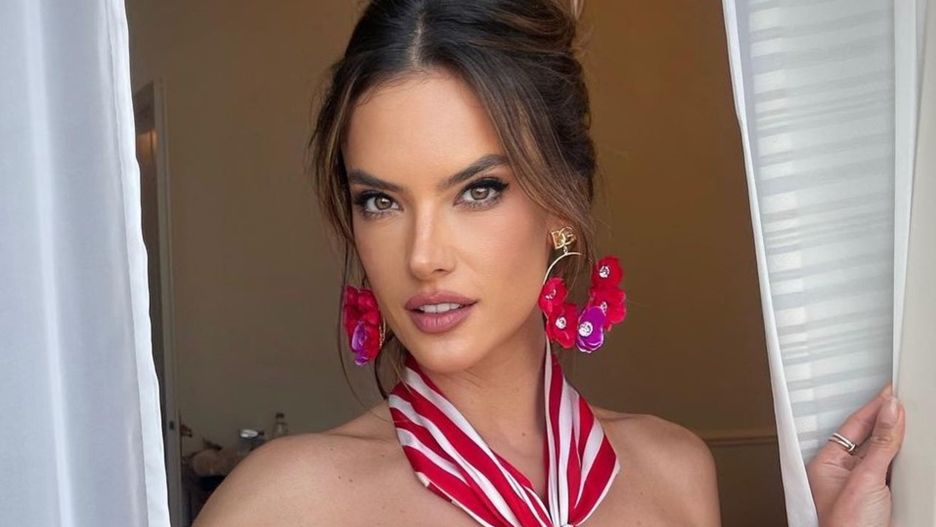 Alessandra Ambrosio pochwaliła się plażową stylizacją 