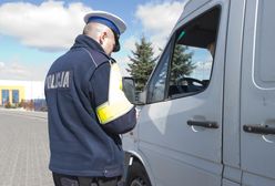 Absurd w Dzierżoniowie. Poszedł coś zjeść, auto zostawił na skrzyżowaniu