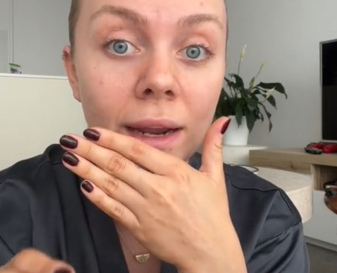 showerboy Wycisnęła półtorarocznego pryszcza. Skutki były opłakane