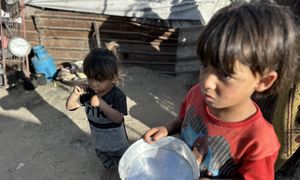 Woda w Strefie Gazy stała się bronią. Alarmujący raport Lekarzy Bez Granic