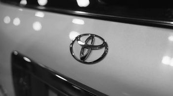 Właściciel rozbitej toyoty po 9 miesiącach otrzymał pieniądze