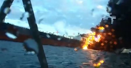 Tankowiec rosyjskiej floty cieni zaatakowany morskim dronem. Jest wideo