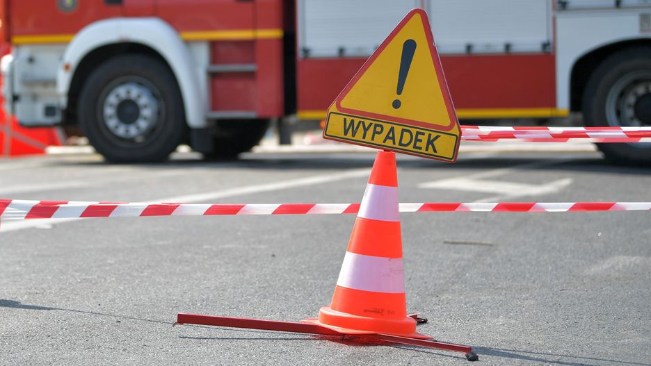 Warszawa. Na Grochowie samochód uderzył w tramwaj