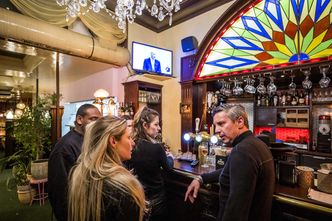 Lockdown w Holandii. Mimo to w sobotę otwarto restauracje