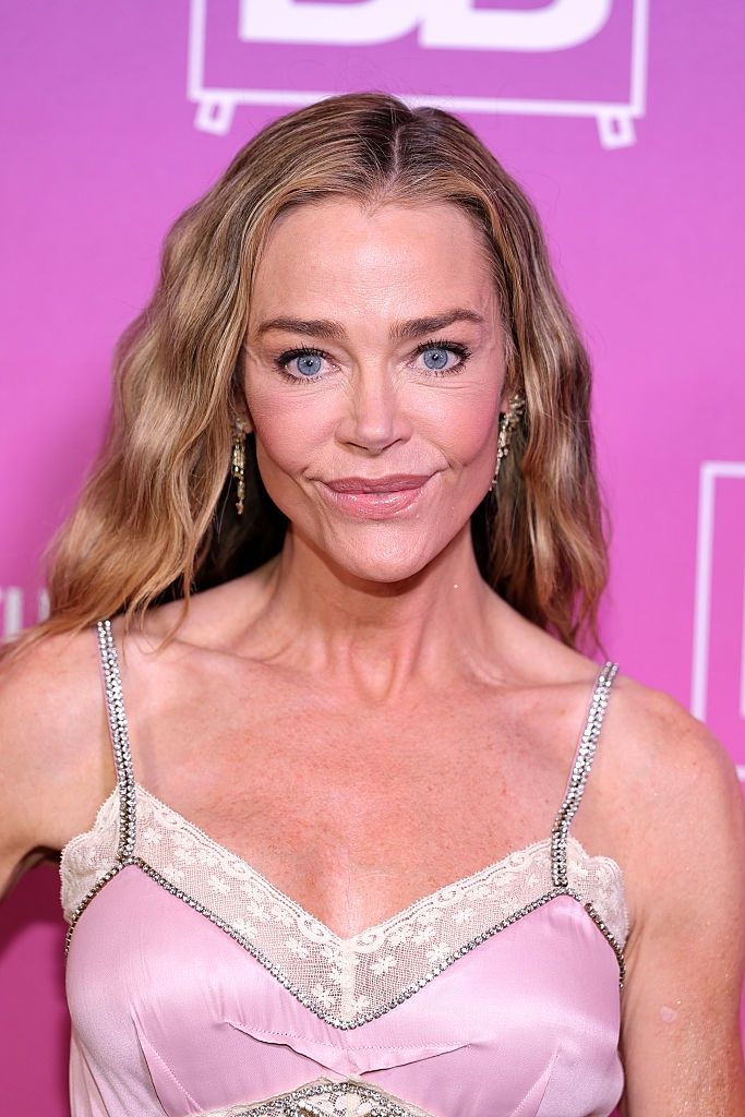 Denise Richards zaprezentowała na ściance nową twarz