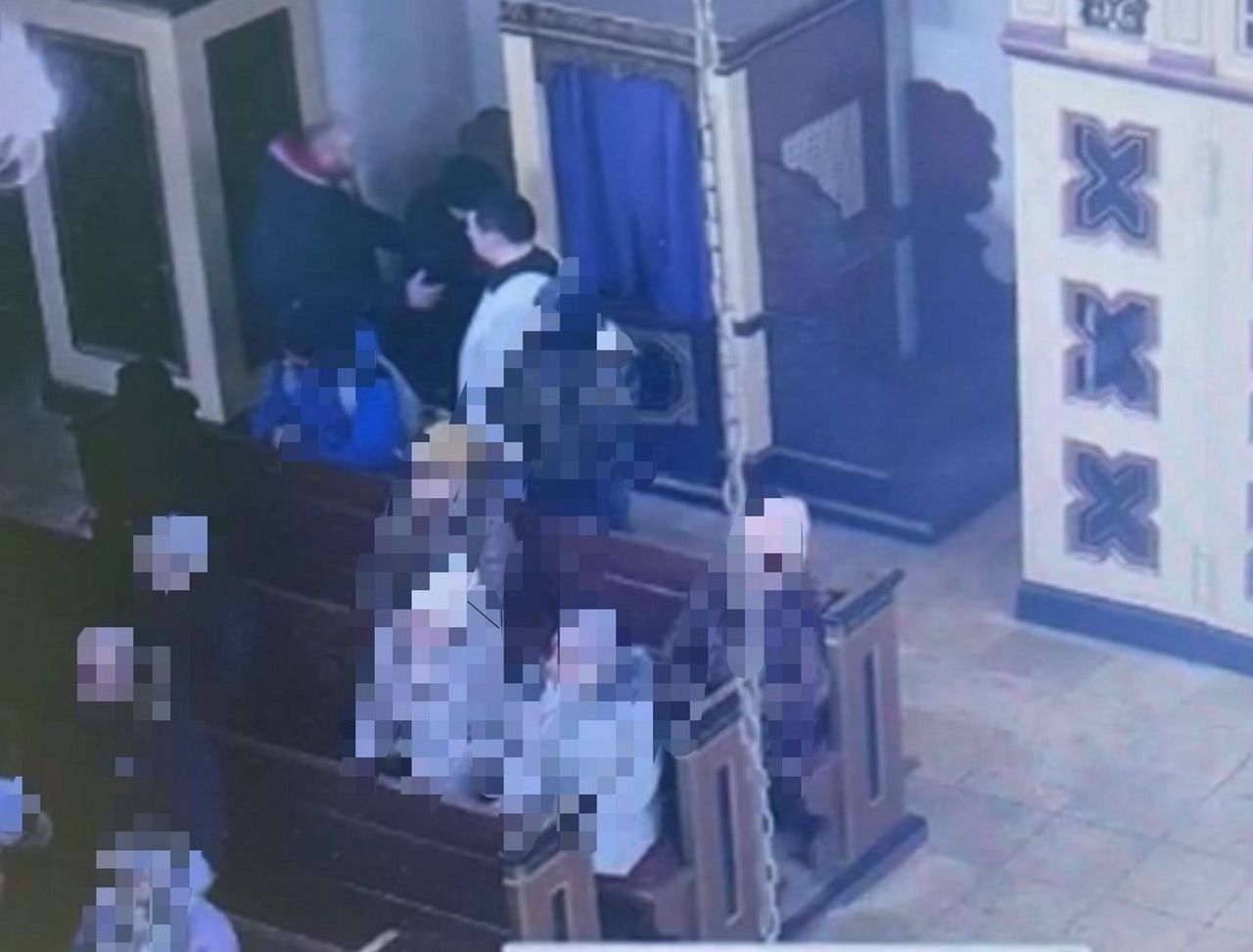 Zrobił to w trakcie mszy św. Nie wiedział, że w kościele jest monitoring