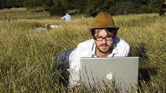 Randkują czy blogują? Jak Polacy korzystają ze społecznościówek? 1