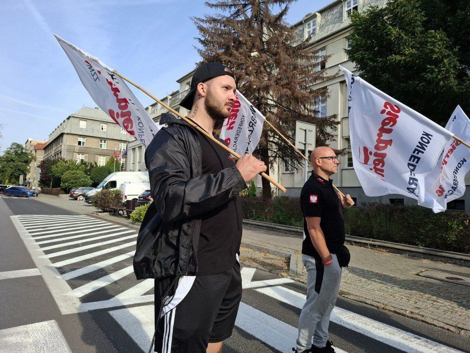 Protest górników i hutników w Katowicach. Chcą spotkania z premierem Tuskiem