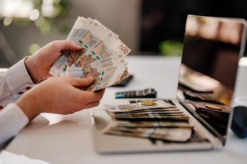 Przez dwa miesiące nic nie zwróciło uwagi. Stracił ponad 400 tys. zł