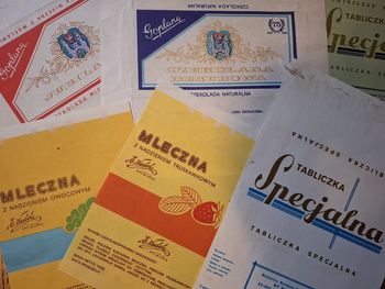 Pamiętasz takie czekolady z PRL-u? Nimi zajadały się dzieci w kartkowych czasach. Za opakowania po tych słodyczach płacą teraz krocie