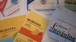 Pamiętasz takie czekolady z PRL-u? Nimi zajadały się dzieci w kartkowych czasach. Za opakowania po tych słodyczach płacą teraz krocie