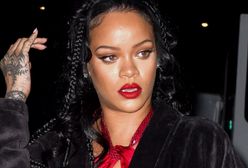 Rihanna odsłania ciążowy brzuszek. Zdumiewający strój, obok którego nie da się przejść obojętnie