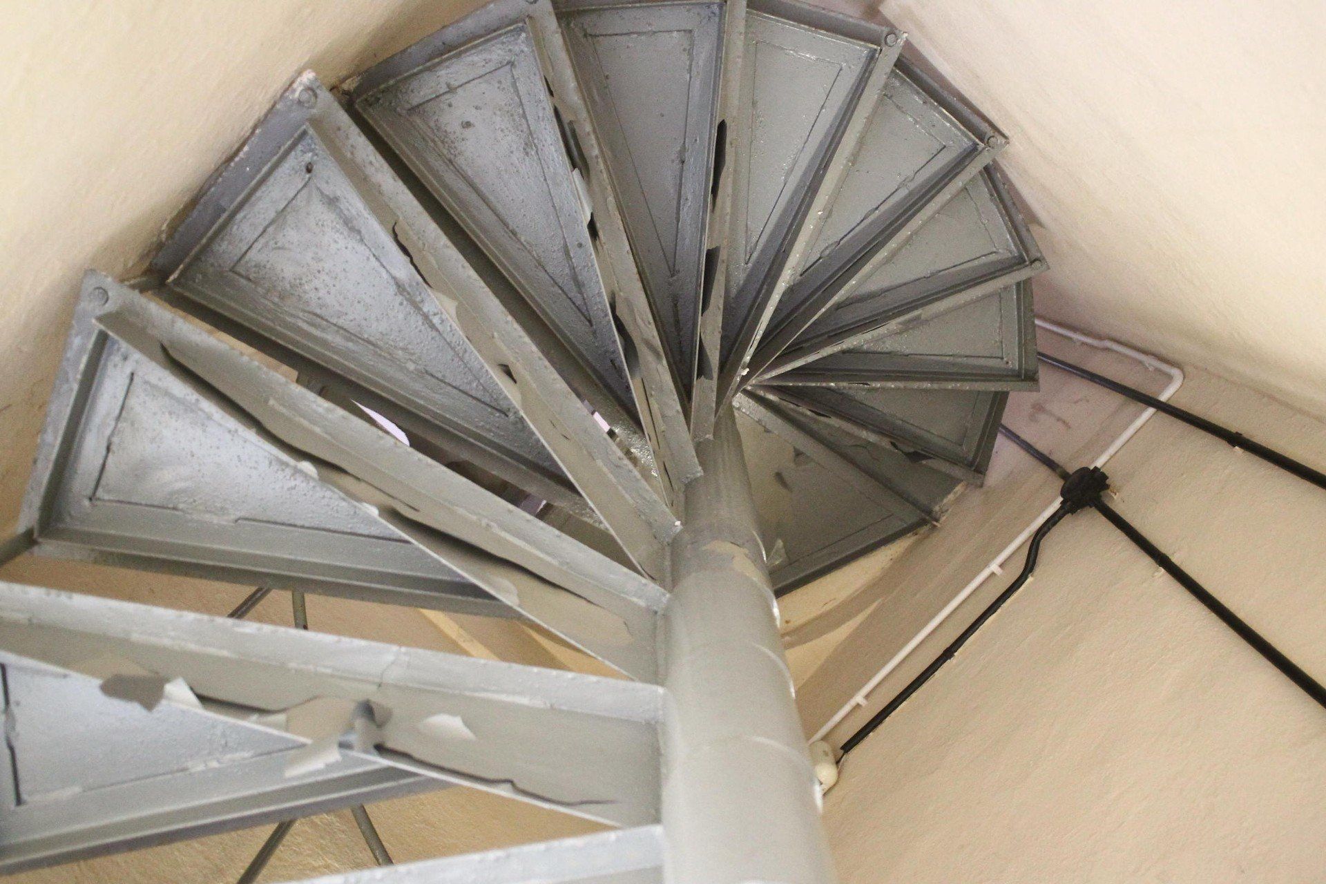 Zobacz zdjęcia ze środka wieży RTV na Piątkowie: