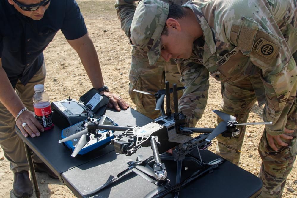 Dron RQ-28A uczestniczący w eksperymencie.