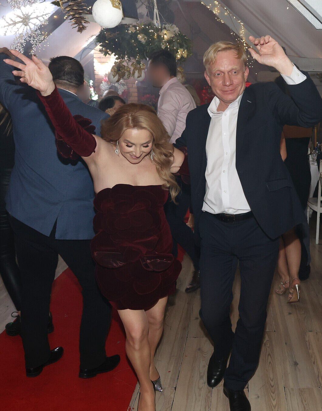 Odmieniona Danuta Martyniuk szaleje na urodzinach koleżanki