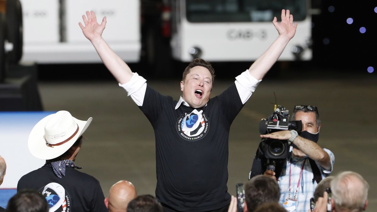 Elon Musk świętuje swój kolejny kosmiczny sukces. 