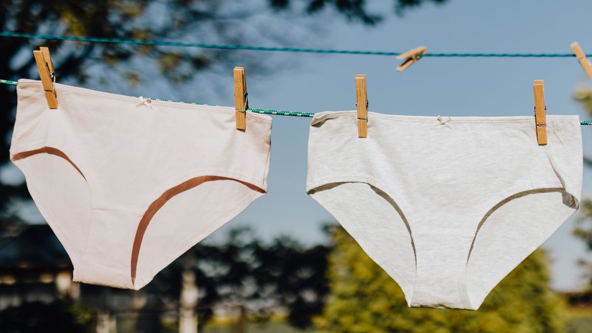 Majtki z kokardką. Do czego służy ta ozdoba?