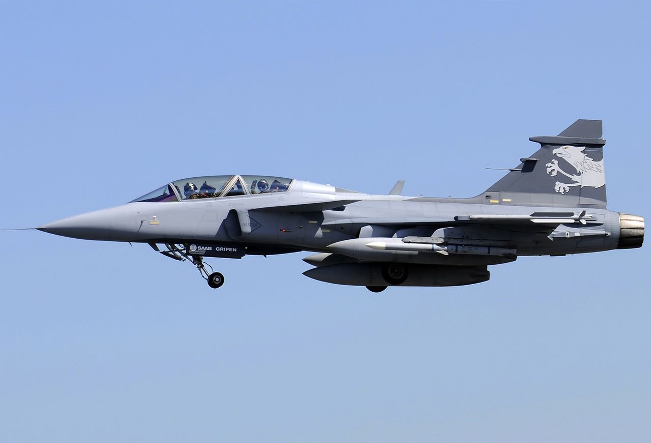 Szwedzi testują AI w samolotach Gripen. "50 lat doświadczenia w kilka godzin"