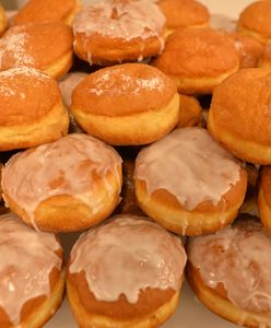 Podstawowy błąd przy jedzeniu pączków. Sprawdź, czy ty możesz