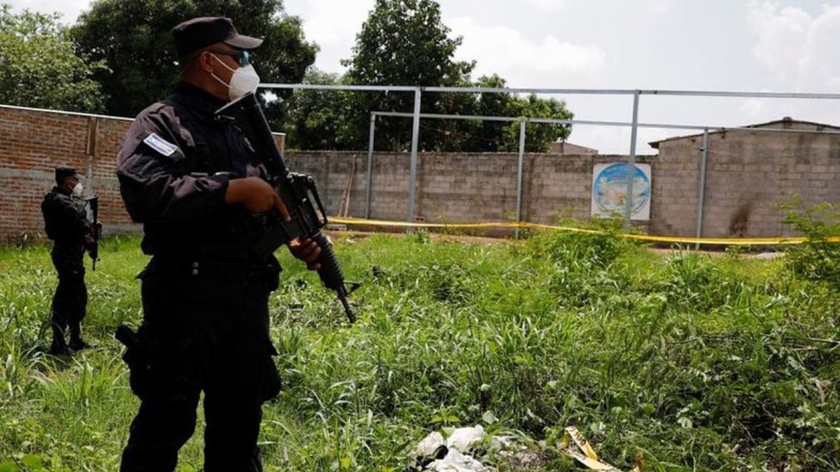 Policzono, ile ofiar zostało pochowanych w ogródku salwadorskiego policjanta. Rzeczywistość okazała się gorsza niż najbardziej pesymistyczne przewidywania śledczych