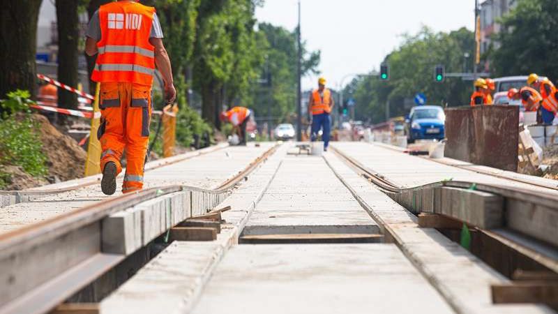 Częstochowa. Prace przy przebudowie torowiska są już mocno zaawansowane.