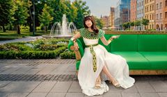 Magdalena Różczka jako Kleopatra w reklamie VeloBanku