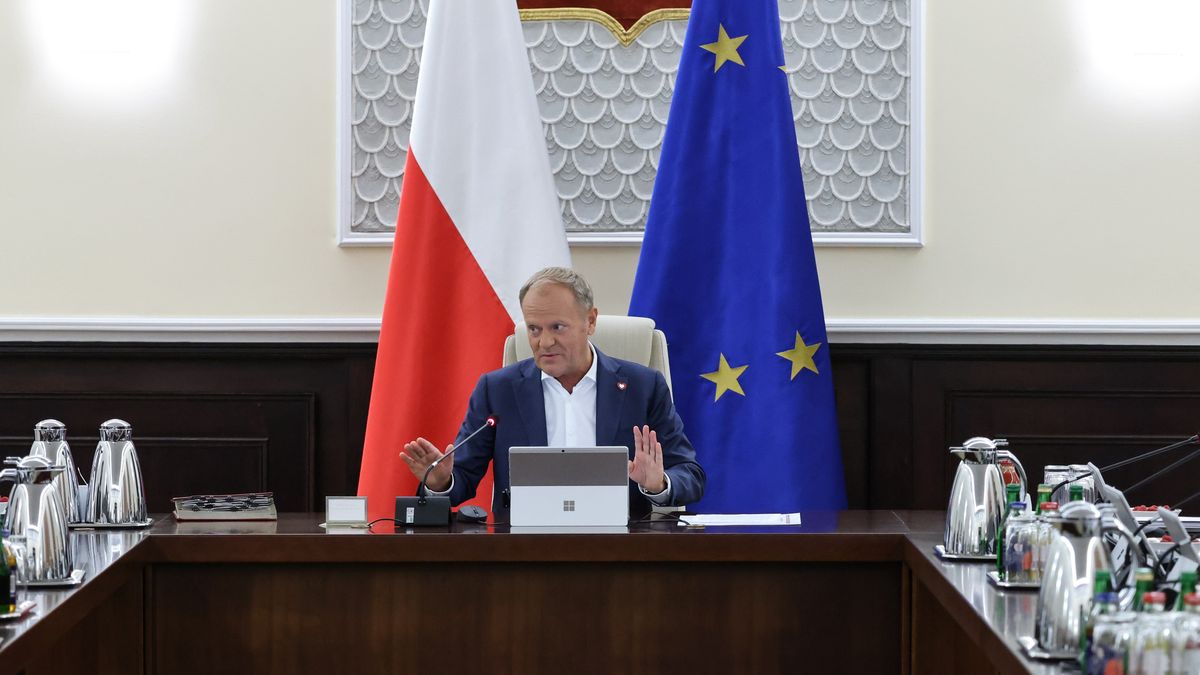Donald Tusk
Albert Zawada
kancelaria, KPRM, obrady, polityk, polityk polityka, polityka, posiedzenie, rada ministr�w, rady ministr�w, rz�d, rz�d Tuska, rz�du