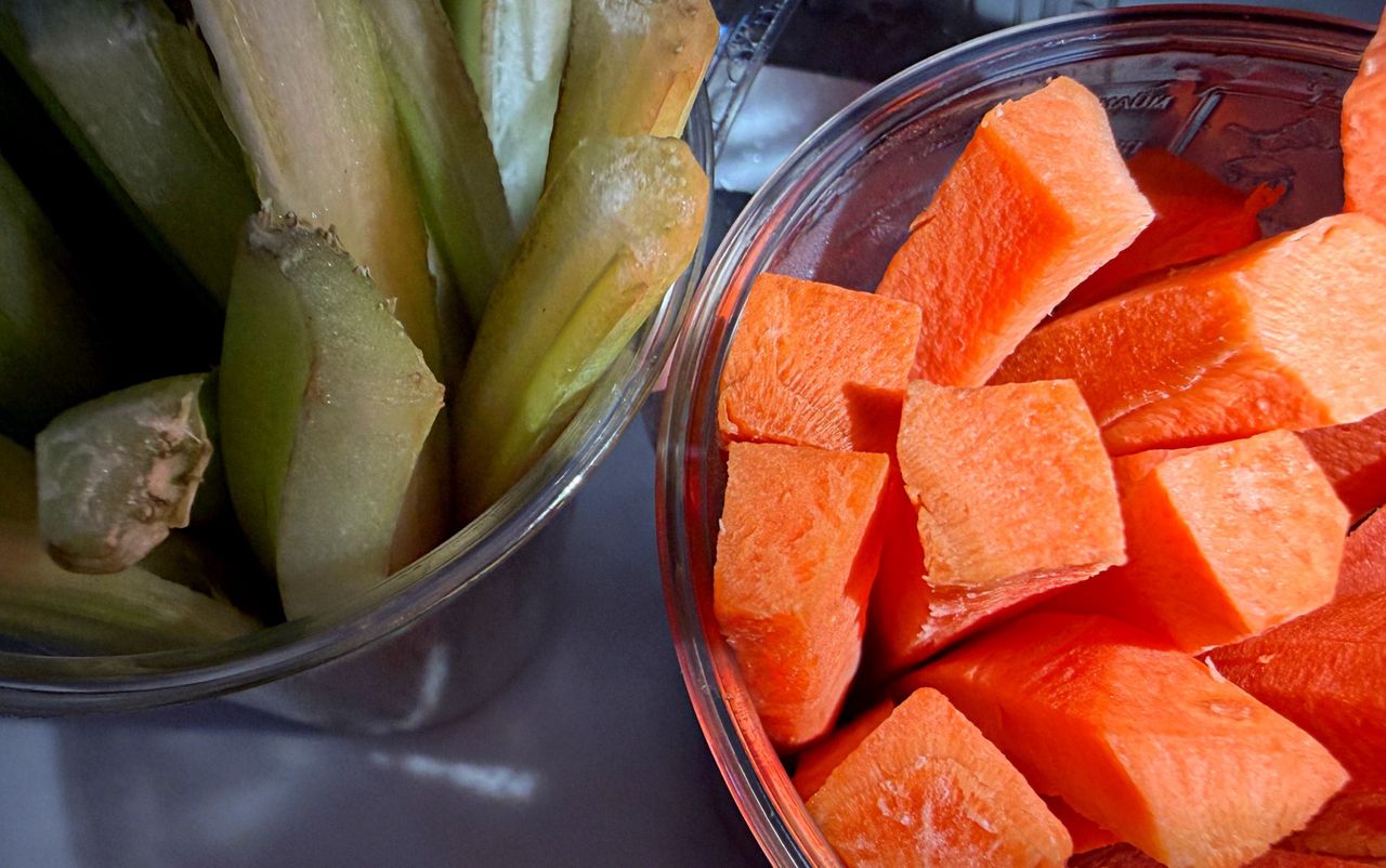 Można jeść i prawie nie liczyć kalorii. Te przekąski zaskakują lekkością