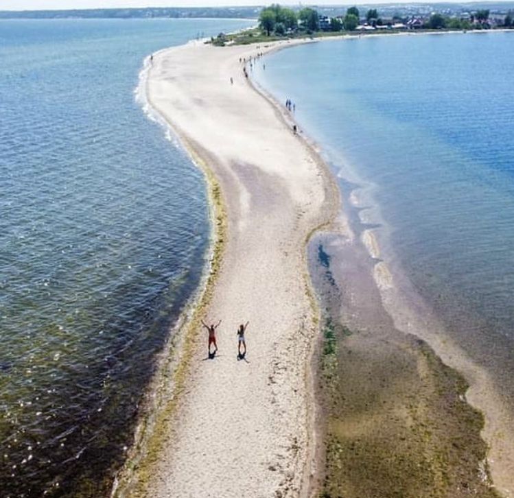 Мис Рева - природній піщаний шлях серед Балтійського моря