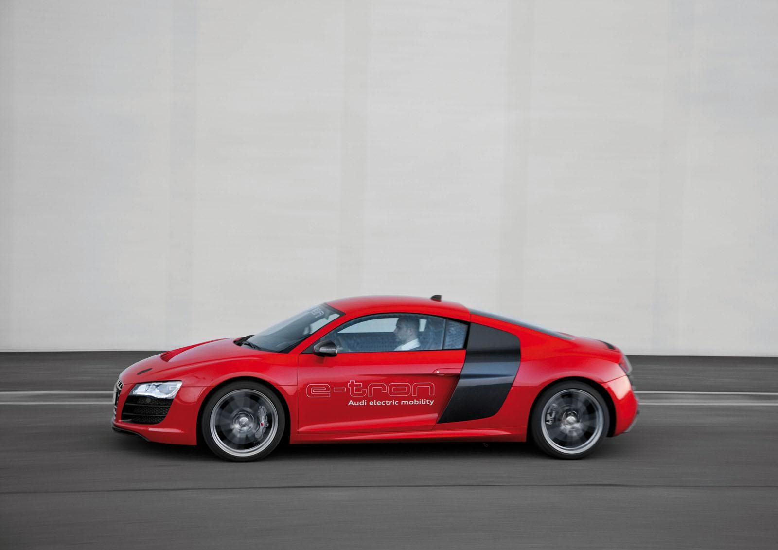 Audi R8 e-tron - niespełnione elektryczne marzenie [galeria] 33