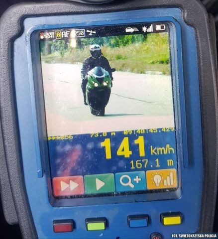 Staszów: 141 km/h na liczniku i podwójny mandat