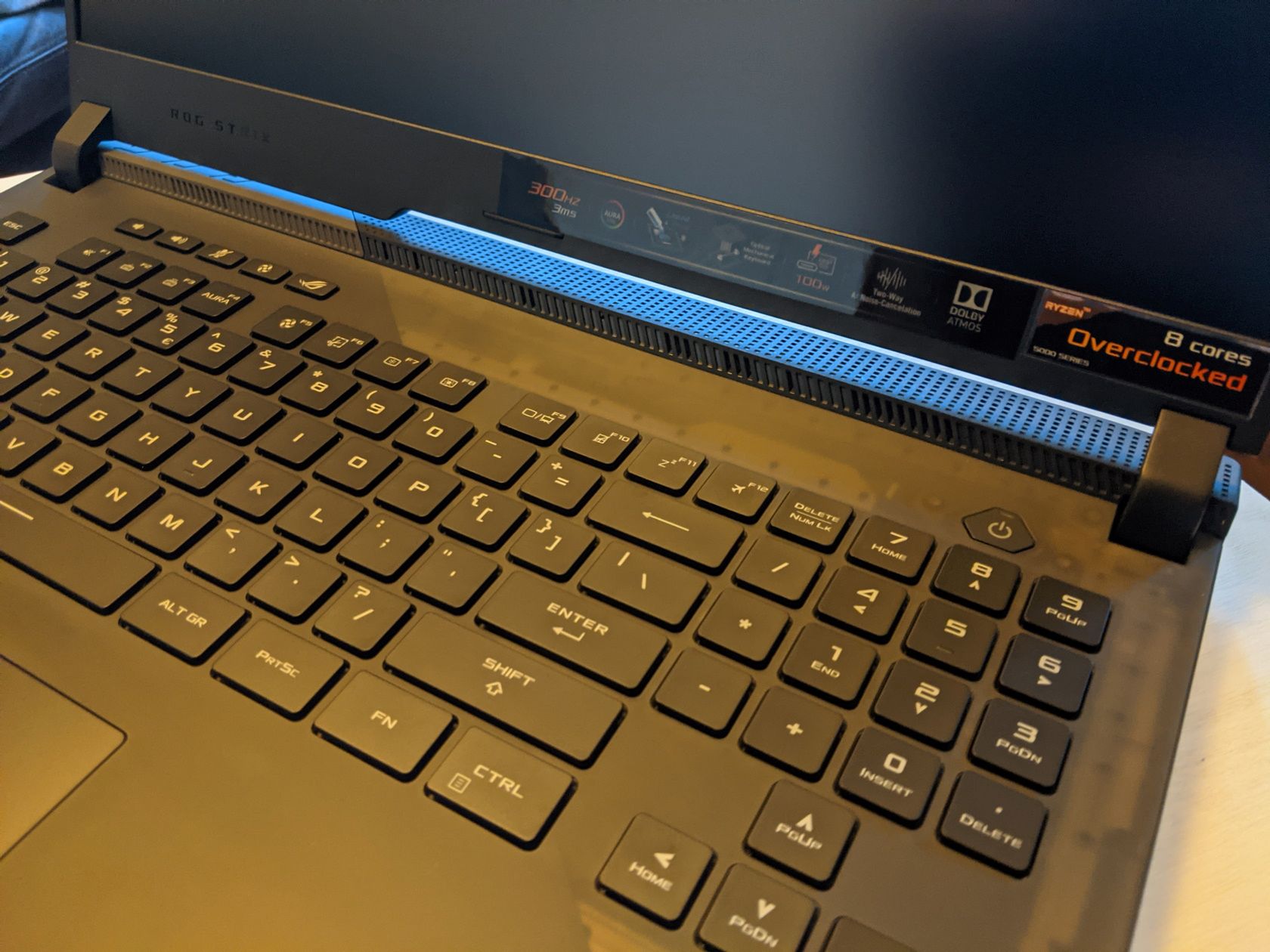 Bestia, nie laptop. Ryzen 9 5900HX i RTX 3080 w notebooku Asus ROG Strix Scar 17 – test 9